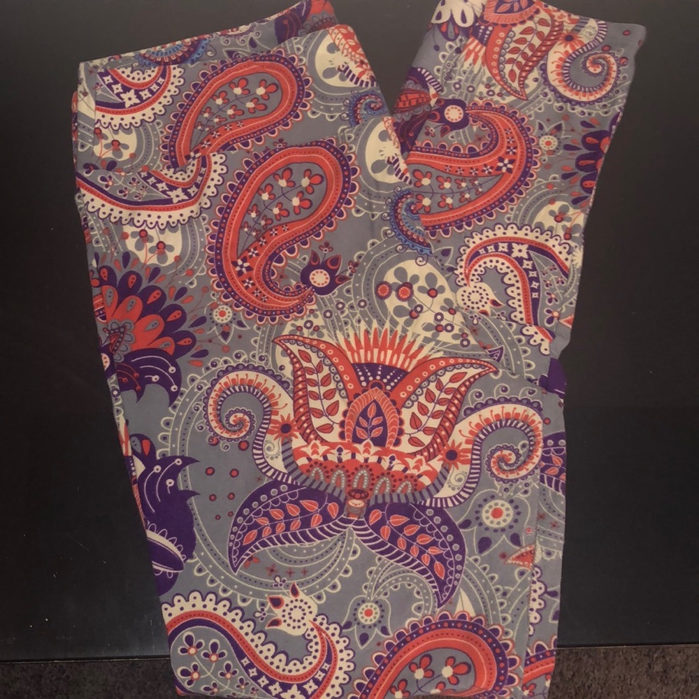Lularoe 🦄 paisley print! TC leggings